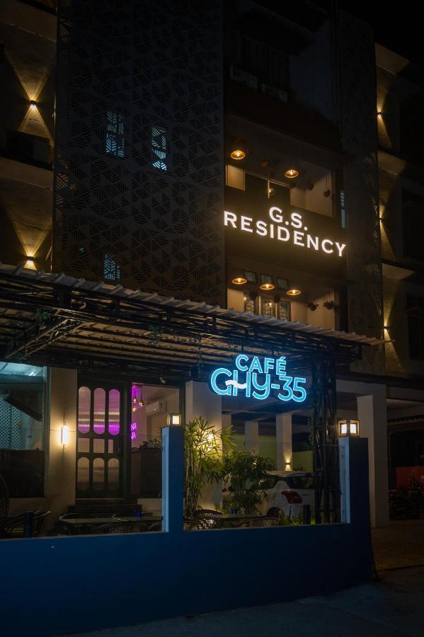 Gs Residency Hotell Guwahati Exteriör bild