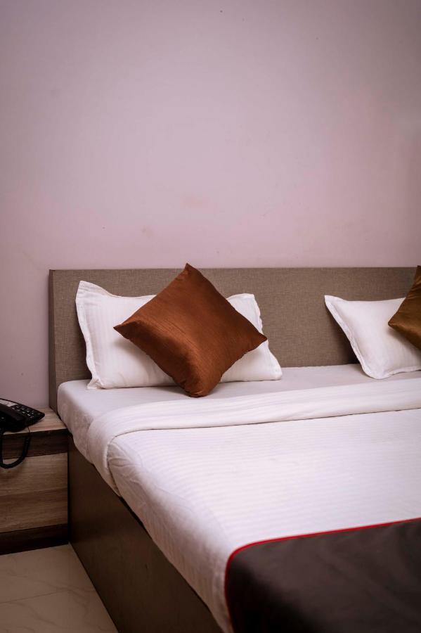 Gs Residency Hotell Guwahati Exteriör bild
